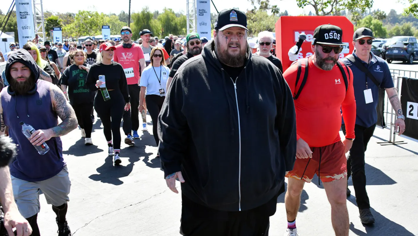 Jelly Roll working out